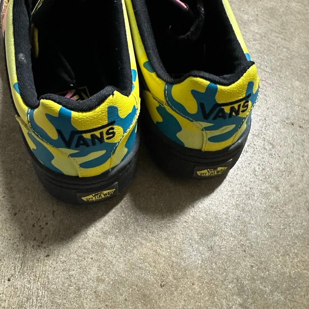 Vans - Picture 3 of 4